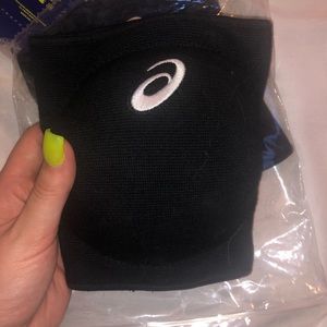 Brand New Asics Volleyball Knee Pads